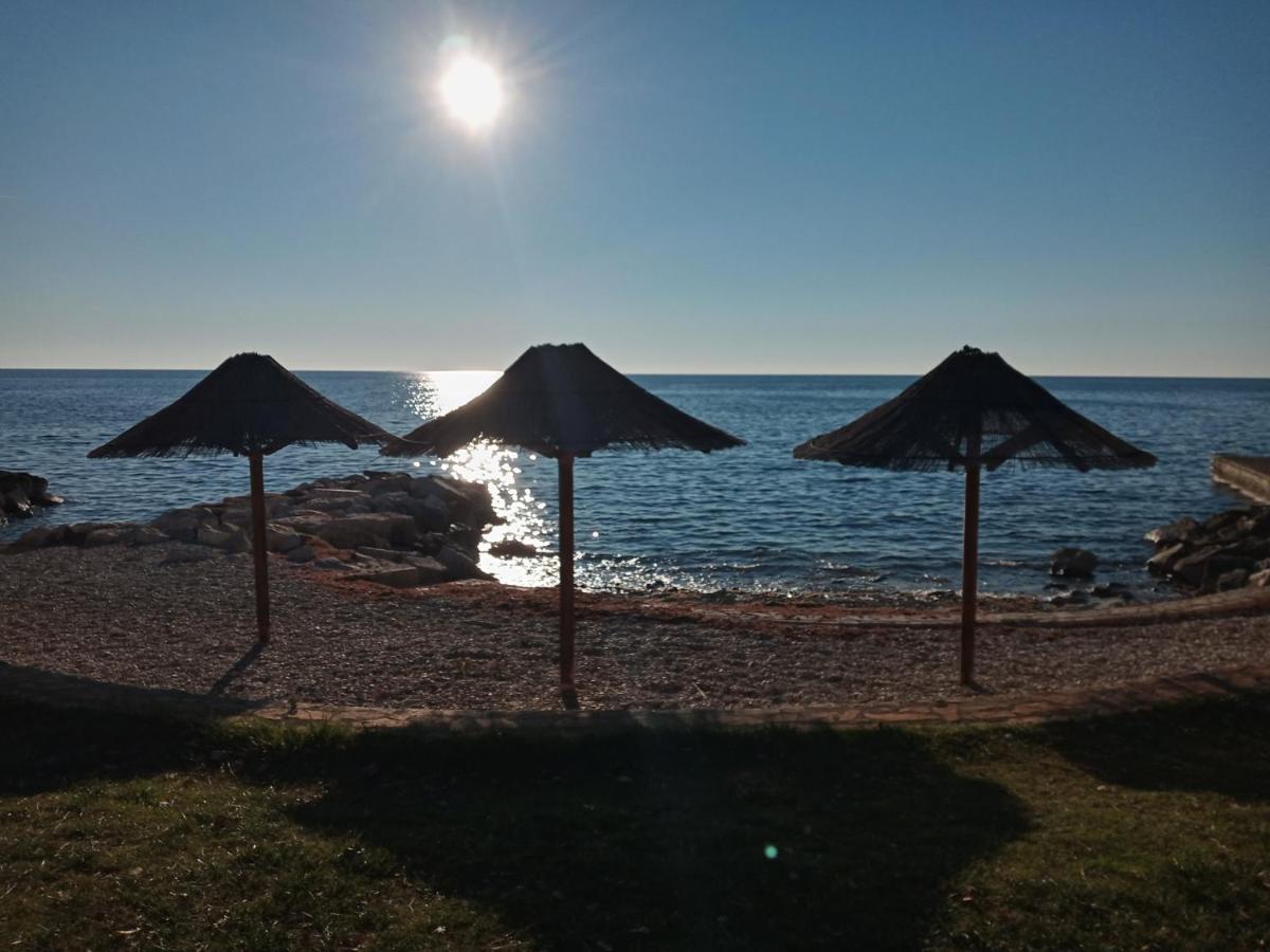 Apartman Sole Apartman Karigador Kültér fotó