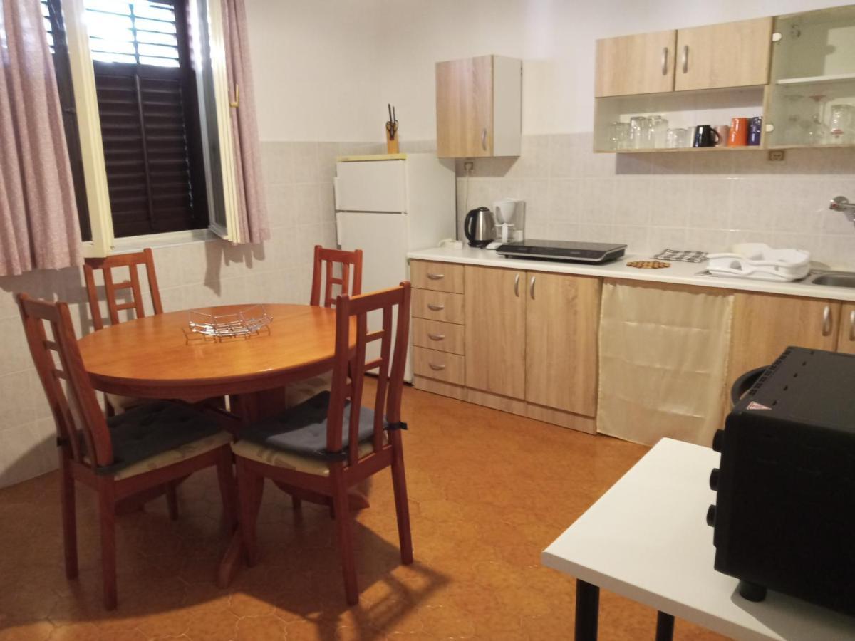Apartman Sole Apartman Karigador Kültér fotó