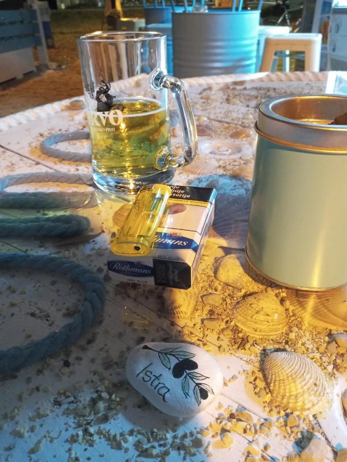Apartman Sole Apartman Karigador Kültér fotó