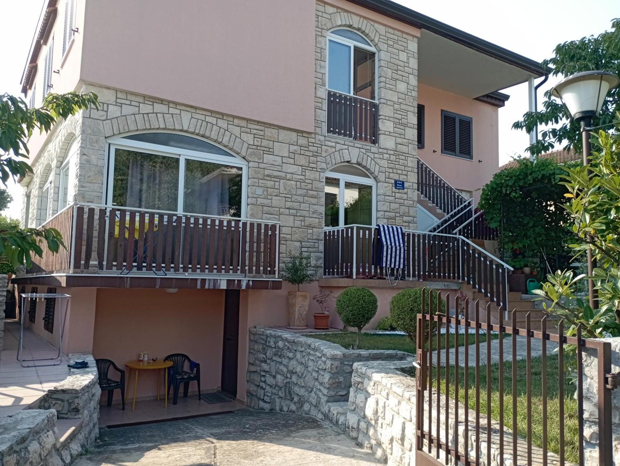 Apartman Sole Apartman Karigador Kültér fotó