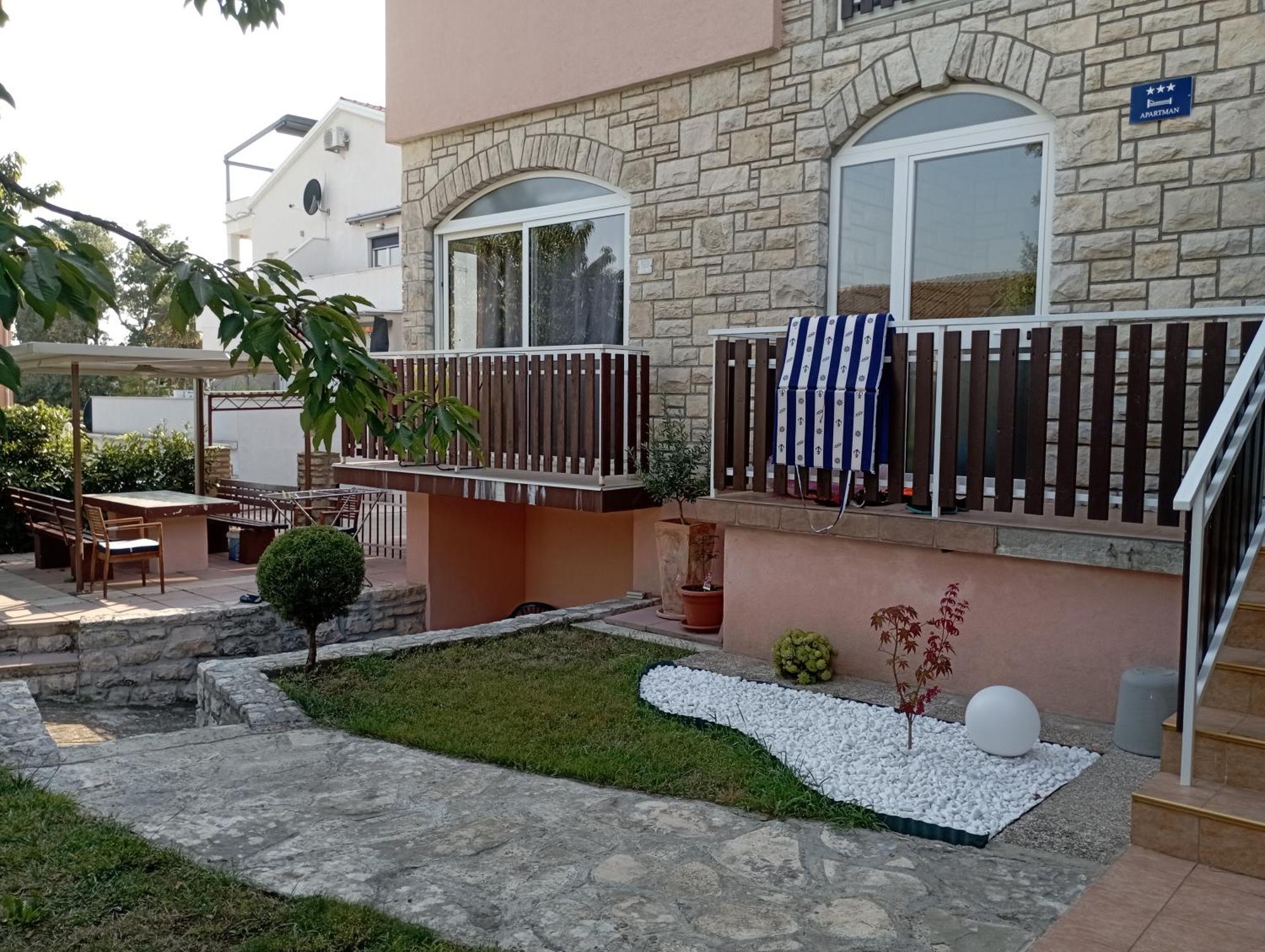 Apartman Sole Apartman Karigador Kültér fotó